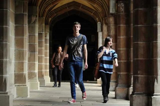 中国留学生该融入澳洲社会吗？澳媒报道引发争议...