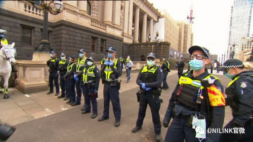 墨尔本今天居然有反口罩集会！悉尼数百学生遭隔离，澳洲边境要明年中才开放……