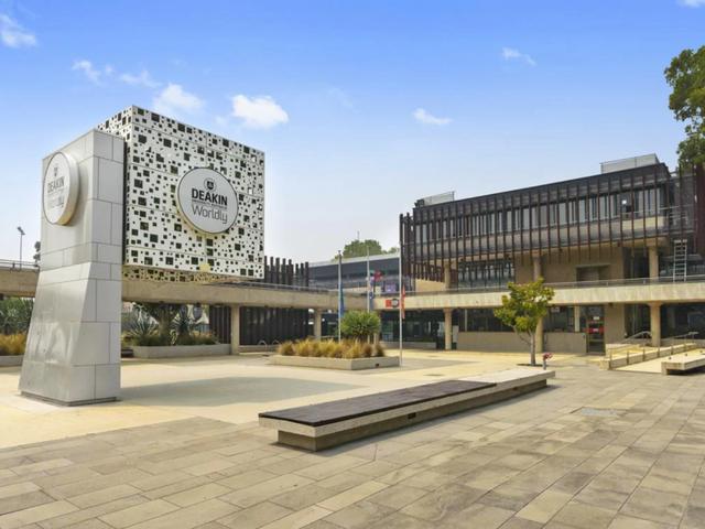 墨尔本八大再发补贴!留学生每人00!因经济遭重创,澳多所高校将失去研究能力!