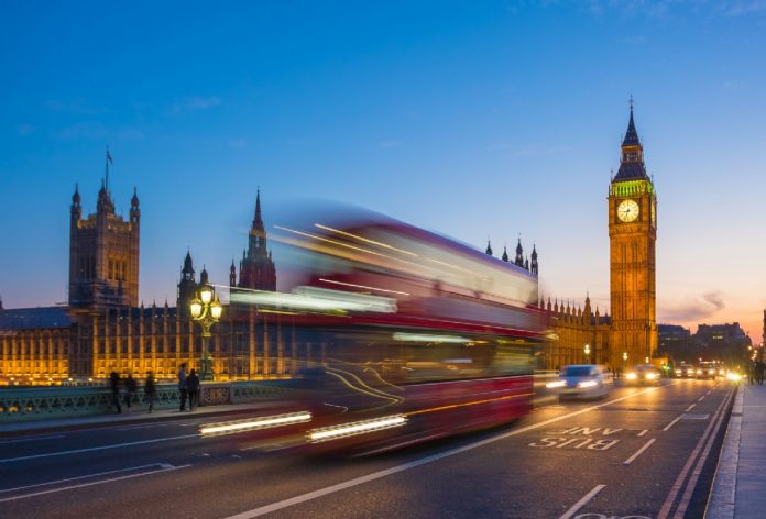 英国留学，什么样的出行方式更方便省钱？- 2020年英国交通指南