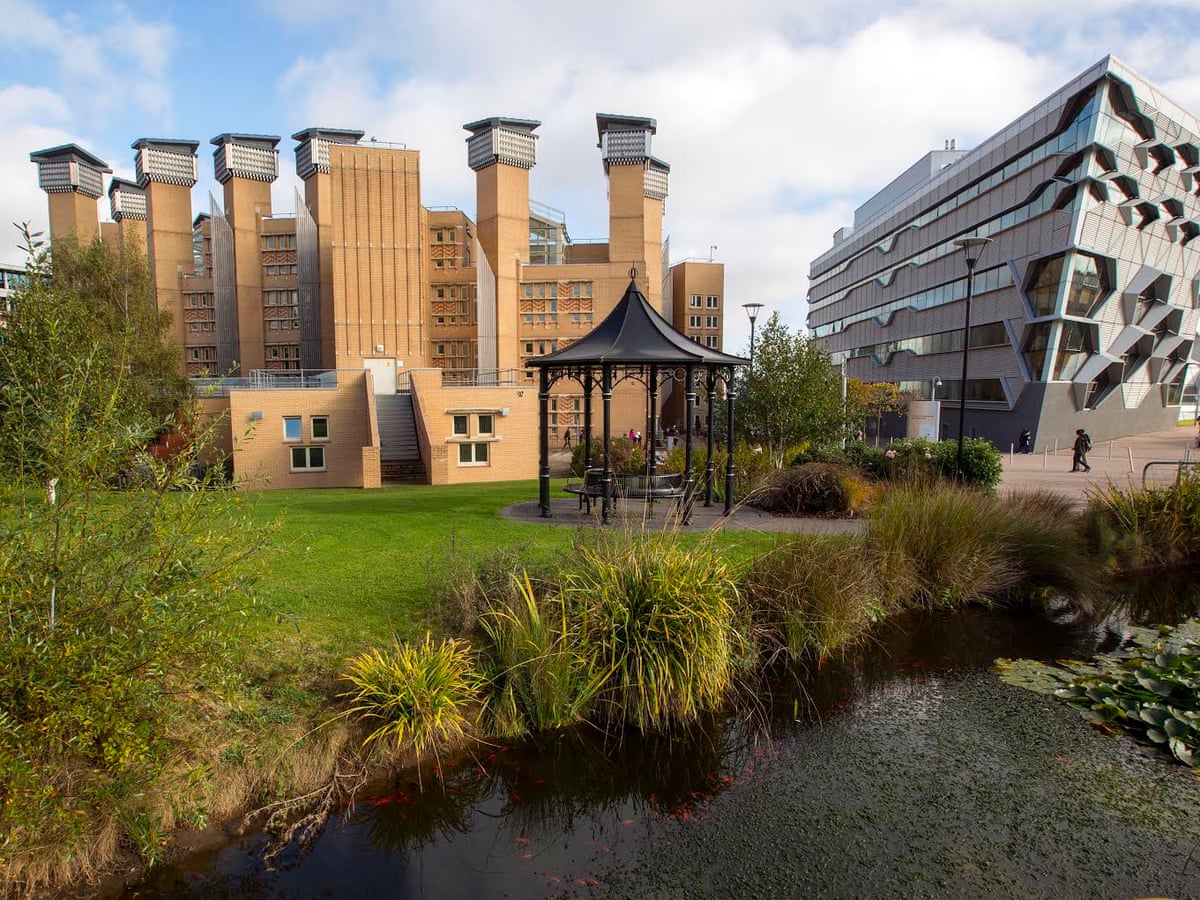考文垂大学(Coventry University) - 排名、专业、申请(本科、硕士和预科)等最新信息
