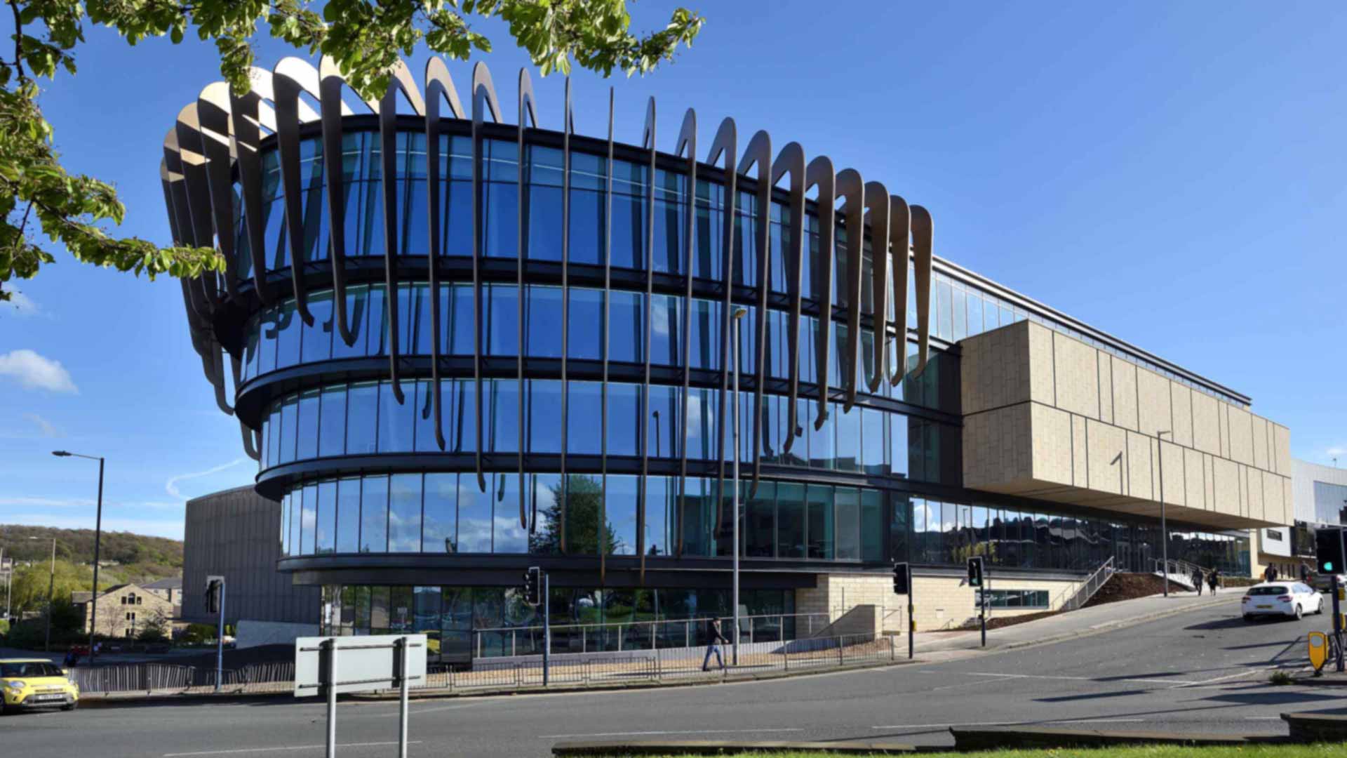 英国哈德斯菲尔德大学（University of Huddersfield）– 排名、专业、申请(本科、硕士和预科)等最新信息