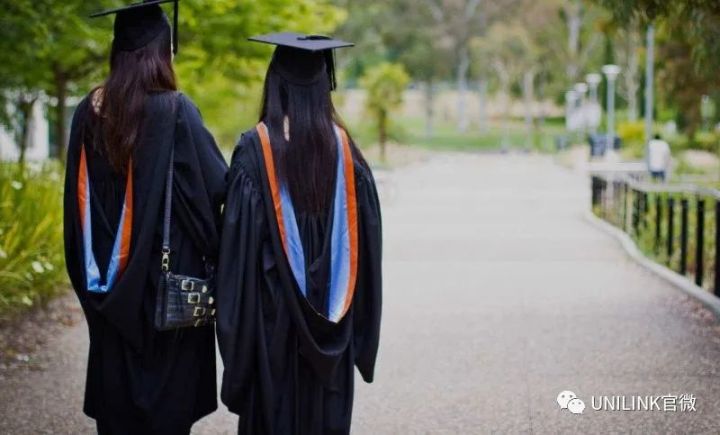 澳洲大学疯狂抢人?或降低录取标准和学费,中国留学生成关键!澳政府设立专家小组,主攻留学生及旅客返澳计划