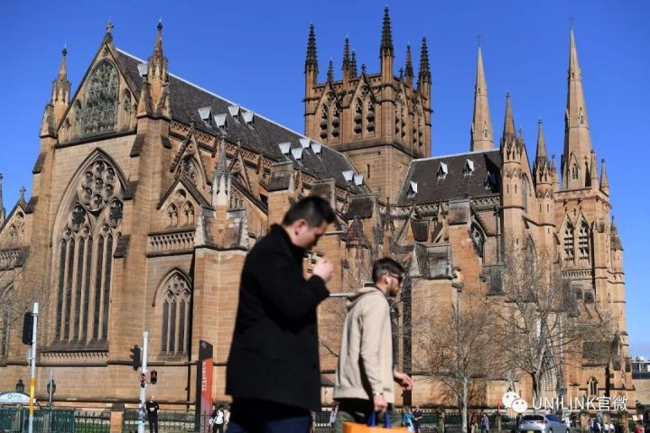 澳洲大学疯狂抢人?或降低录取标准和学费,中国留学生成关键!澳政府设立专家小组,主攻留学生及旅客返澳计划