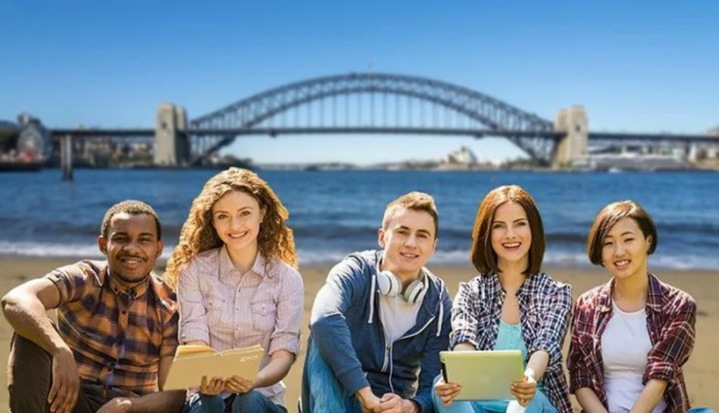 最新！大批澳人支持临时移民拿永居！高校呼吁给留学生发PR