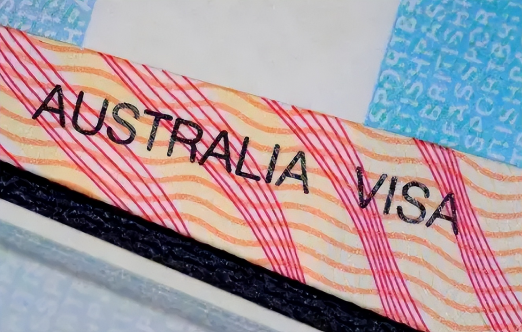 重磅！澳洲将迎超30万移民！政府加急处理百万份签证，黄金移民时代要来了？