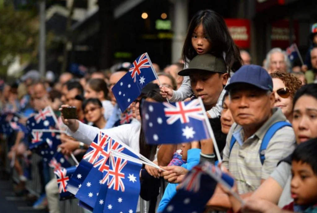 澳洲移民政策将大变？！职业清单或废除，年薪超.5万可申永居！澳留学生人数激增，持续创纪录