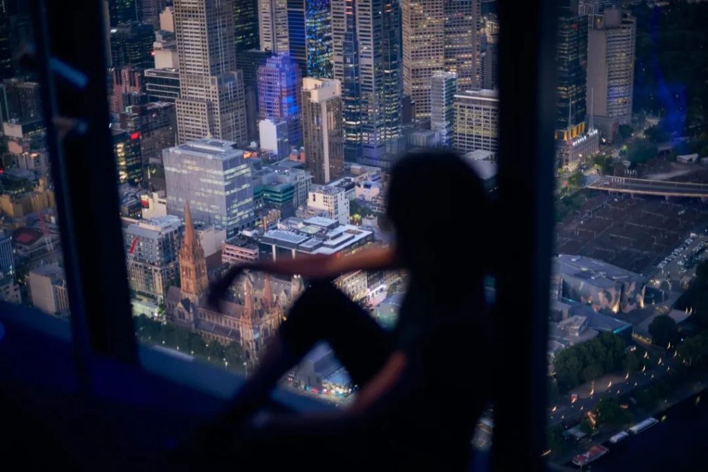 墨尔本女留学生吓懵了!半夜流浪汉爬上床,细节太惊悚