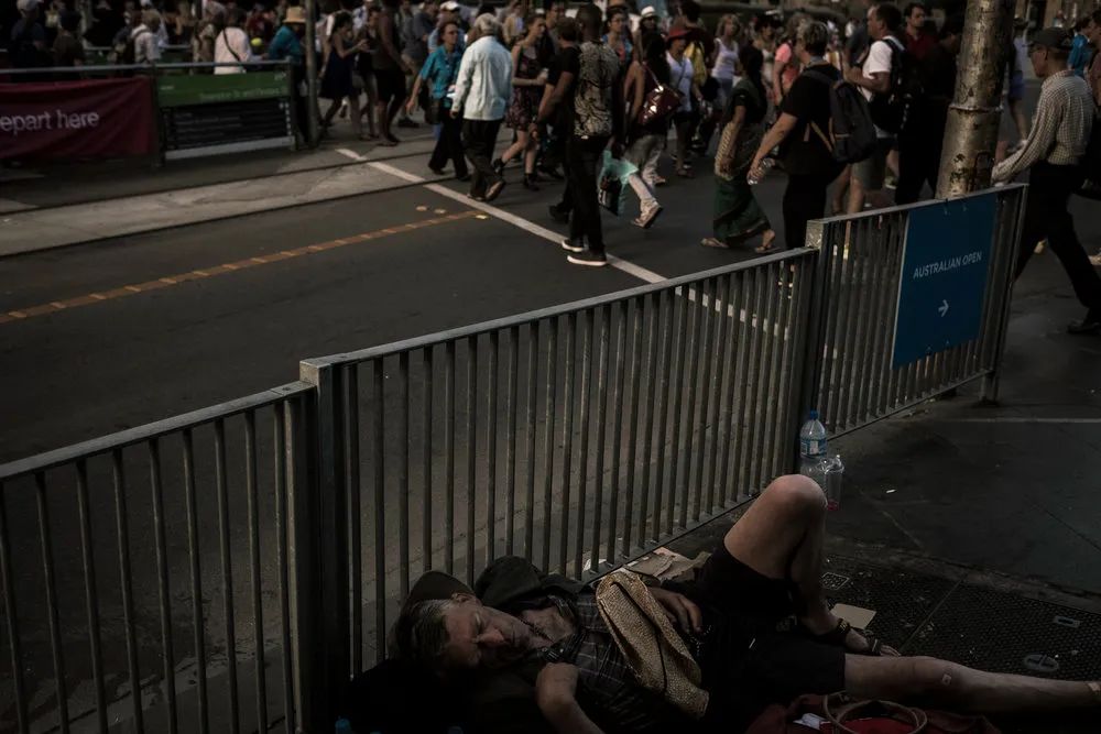 墨尔本女留学生吓懵了!半夜流浪汉爬上床,细节太惊悚