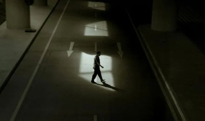 刚刚曝光!中国留学生赴约会遭持刀伏击,女生疑为“诱饵”,真相令人发毛.